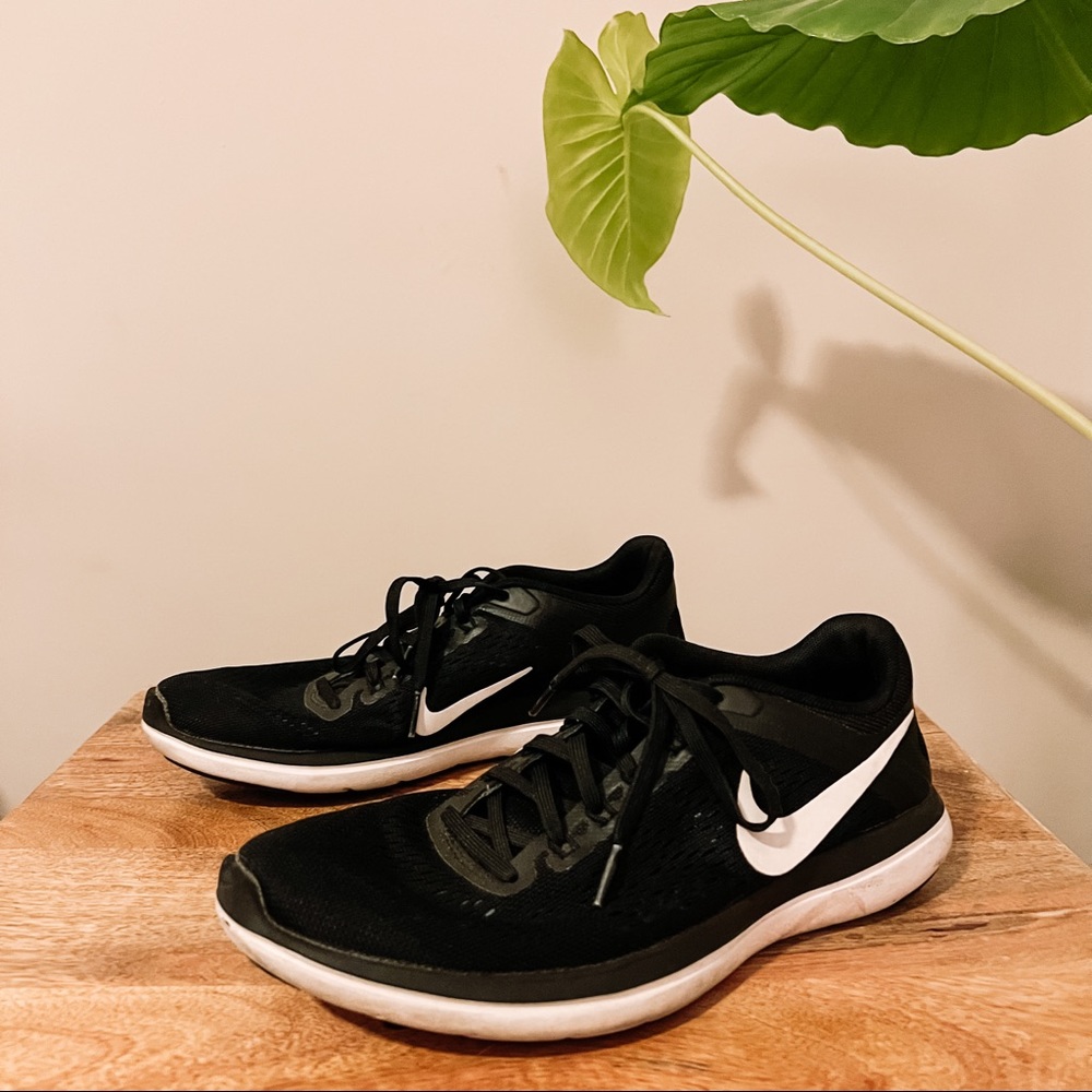 Women’s Nike Flex Run Shoes